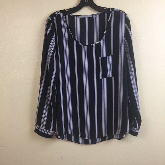 Valerie Stevens Tops - Valerie Stevens Semi Sheer Top L E62